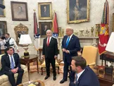 سی‌ان‌ان به نقل از یک مقام اسرائیلی: هماهنگ کردن دیدار نتانیاهو با ترامپ زمان‌بر بود؛ در ابتدا «او با مانع روبه‌رو شده بود»؛ مشخص نیست این مانع از سوی چه کسی ایجاد شده بود / انتظار می‌رود نتانیاهو از ترامپ بخواهد از ارائه امتیاز‌های دیپلماتیک بیشتر به ایران خودداری کند