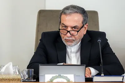 عراقچی: تحت شرایطی که شاهد تهدیدات نظامی و افزایش تحریم‌های اقتصادی واشنگتن هستیم، با آمریکا «مذاکره مستقیم» نمی‌کنیم