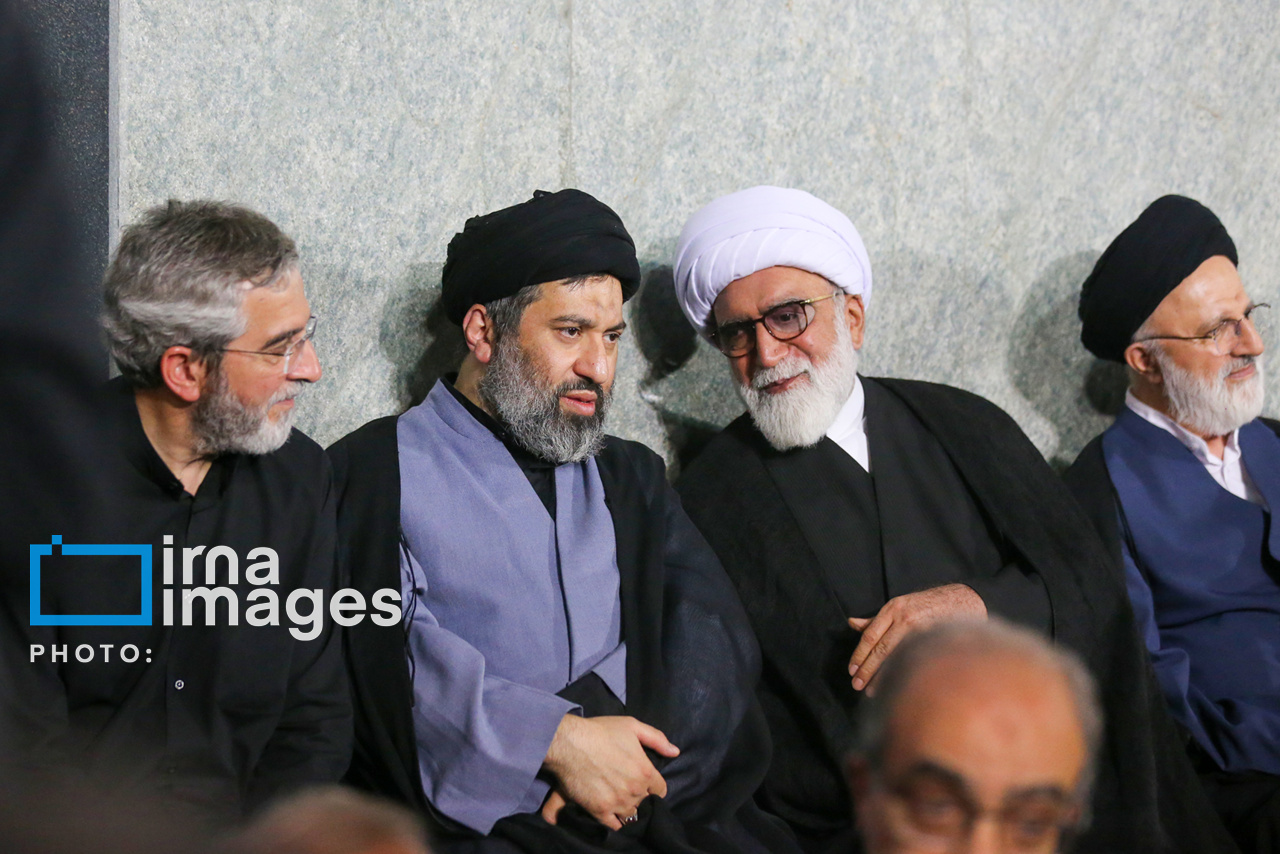 تصاویر:  فرزندان رهبر شهید انقلاب در مراسم بزرگداشت مشهد