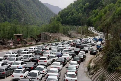 آخرین وضعیت جاده‌های کشور/ ترافیک سنگین در محور هراز و آغاز بارش باران در ۲ استان / جاده چالوس تا اطلاع ثانوی یکطرفه شد