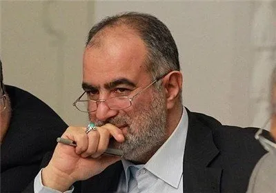 آشنا خطاب به ظریف: از جنگیدن با کسانی که کوچکی خود را با تهمت به بزرگان پنهان می‌کنند، دست بکشیم / هر نبردی ارزش زمان و روز‌های زندگی ما را ندارد
