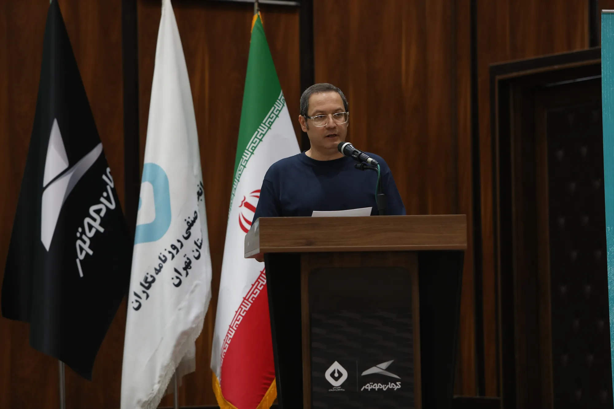 چراغ حقیقت با حضور افراد کرمان موتور و سخنگوی دولت برگزار شد چراغ حقیقت با حضور افراد کرمان موتور و سخنگوی دولت برگزار شد
