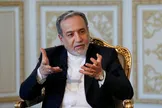 عراقچی: در میدان دیپلماسی با قدرت از منافع ملت ایران دفاع می‌کنیم / بعد از پایان جنگ تقریباً سه ماه مذاکره کردیم، نتیجه آن رسیدن به سندی بود که همه دنیا اعتراف کرد سند پیروزی مردم ایران در جبهه دیپلماسی بود / خیلی از وزرای خارجه به من گفتند هم جنگ و هم دیپلماسی را بردید