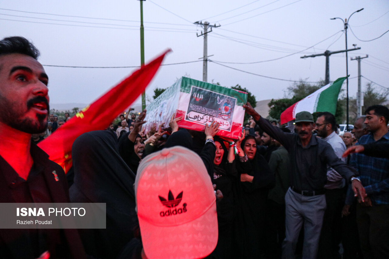 تصاویر: تشییع پیکر ۳ عضو خانواده محیط‌بان هرمزگانی - حاجی‌آباد