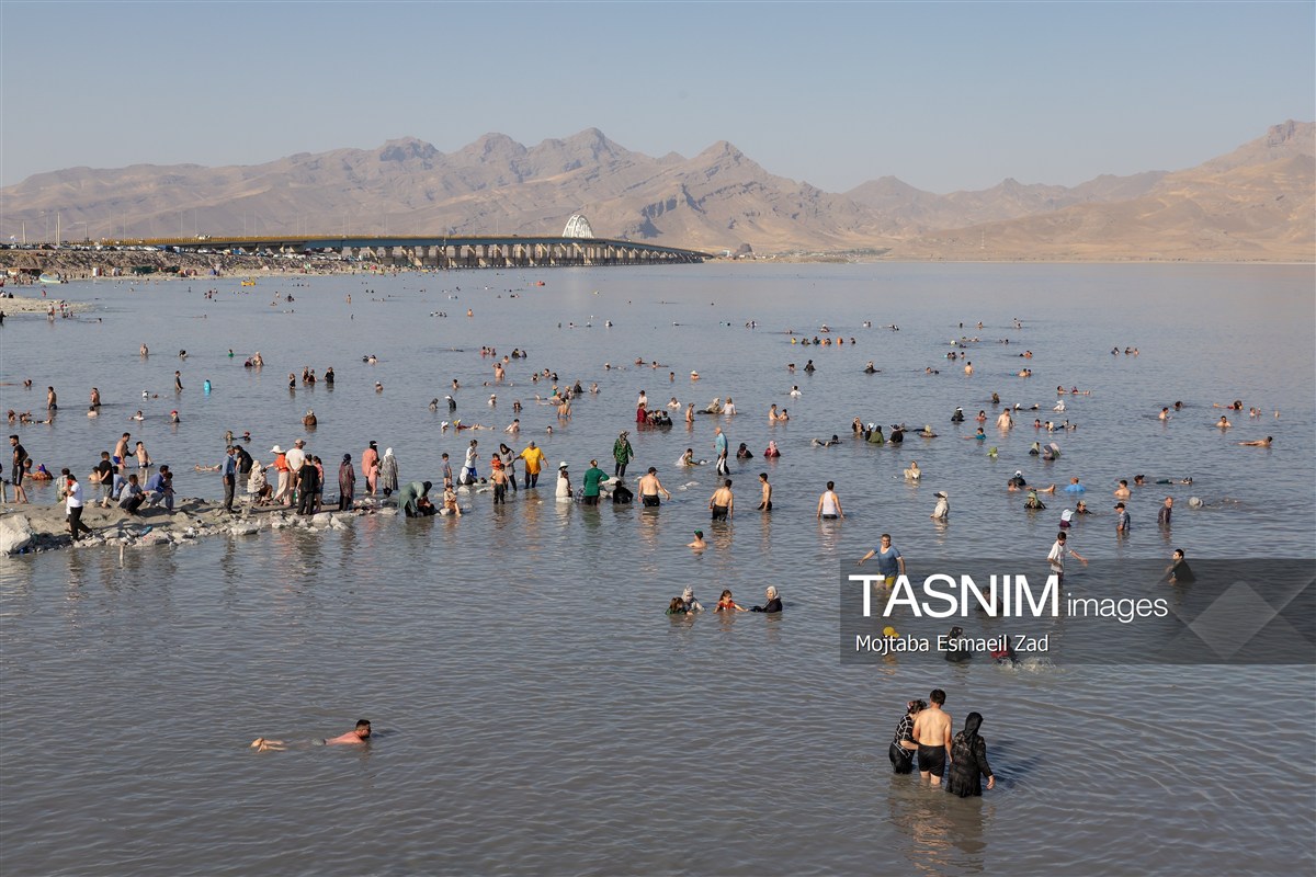 تصاویر: مسافران تابستانی دریاچه ارومیه