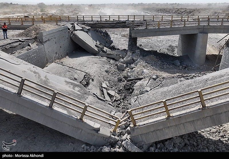 تصاویر تسنیم از خسارت حملات موشکی آمریکا به پل های بندر خمیر - هرمزگان