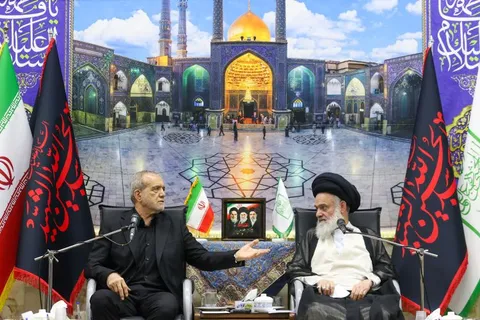تمامی مراحل مذاکرات در چارچوب سیاست‌های کلان نظام و با هماهنگی کامل با رهبر انقلاب دنبال شد/ برخی جریان‌ها تلاش می‌کنند با تخریب تیم مذاکراتی و زیر سؤال بردن تصمیمات ملی، زمینه تضعیف دستاورد‌ها را فراهم کنند/ این جریانات بدون توجه به مصالح کشور، عملکرد دولت را آماج اتهامات و تخریب‌ها قرار می‌دهند/ اصلاح نظام پرداخت یارانه ارز هم با هماهنگی کامل مراجع عالی تصمیم‌گیری کشور، اتخاذ شد