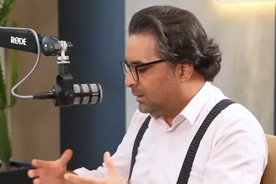 ویدیو / محمد خواجویی رئیس گروه مطالعات لبنان پژوهشکده تحقیقات استراتژیک خاورمیانه: اینکه در سر بزنگاه چین و روسیه از ایران حمایت نظامی نکردند، نشان می‌دهد ما آنقدرها هم برای آنها جدی نیستیم / اگر خیلی خوشبینانه بخواهیم نگاه کنیم ما حلقه‌ی ضعیف بلوک روسیه و چین هستیم که آنها حاضر به هزینه‌ی بزرگ برای ایران نیستند