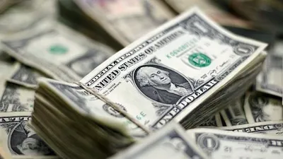بازگشت نرخ خرید دلار به کانال ۱۹ هزار تومانی