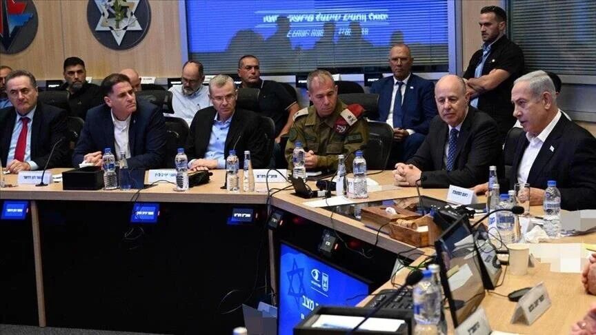 شبکه ۱۳ تلویزیون اسرائیل: نشستی اضطراری اسرائیل برای بررسی توافق ایران و آمریکا / این جلسه، به بررسی نحوه رویارویی با چالش تفکیک میان جبهه ایران و لبنان می پردازد شبکه ۱۳ تلویزیون اسرائیل: نشستی اضطراری اسرائیل برای بررسی توافق ایران و آمریکا / این جلسه، به بررسی نحوه رویارویی با چالش تفکیک میان جبهه ایران و لبنان می پردازد