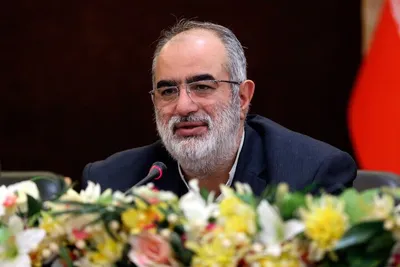 پاسخ آشنا به یک نماینده: تا قبل از تغییر یا تحریف قانون‌اساسی، ریاست شورای‌عالی‌امنیت‌ ملی و مسئولیت نصب دبیر شورا با رئیس‌جمهور است