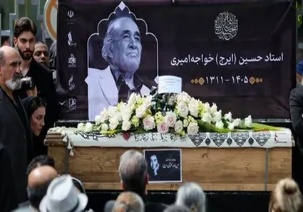 ببینید / آوازخوانی اعلیرضا افتخاری، در مراسم تشییع زنده‌یاد ایرج