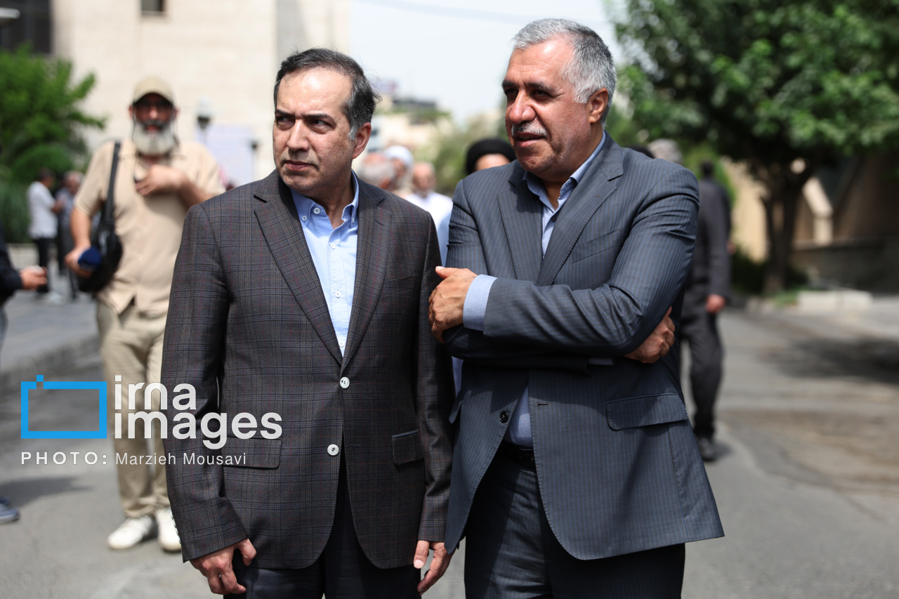 تصاویر: تشییع پیکر «ابوالقاسم قاسم‌زاده» روزنامه نگار