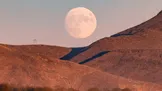 خورشید و ماه می‌توانند باعث وقوع زلزله شوند