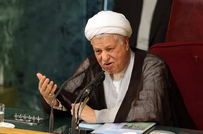 خاطرات آیت الله هاشمی رفسنجانی، ۲۶ فروردین ۱۳۷۷: خاتمی گفت دستور آزادی کرباسچی داده شده / اخوی محمد گفت خاتمی در جلسه‌ای تعادلش را از دست داده و سر وزرا فریاد کشیده