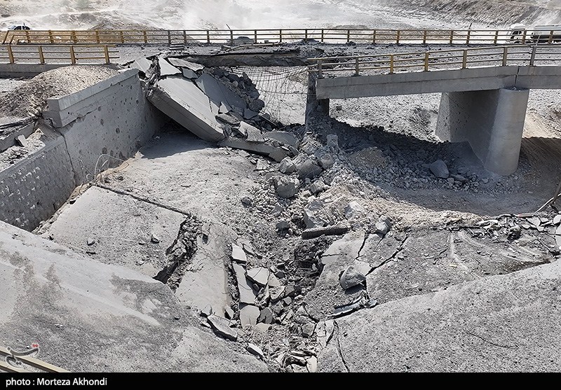 تصاویر تسنیم از خسارت حملات موشکی آمریکا به پل های بندر خمیر - هرمزگان