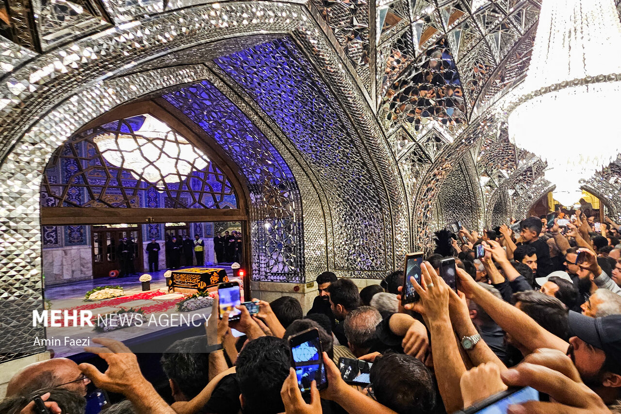 تصاویر: تشرف زائران به رواق دارالذکر برای زیارت مزار رهبر شهید انقلاب