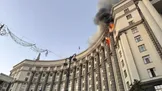 بزرگ‌ترین حمله هوایی روسیه از آغاز جنگ، ساختمان کابینه اوکراین را به آتش کشید