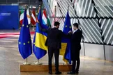 رهبران اتحادیه اروپا با وام ۹۰ میلیارد یورویی به اوکراین، بدون استفاده از دارایی‌های مسدودشده‌ روسیه موافقت کردند