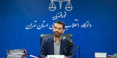 قاضی مسعودی: این پرونده ۱۵ متهم دارد؛ ۵ متهم فراری هستند / برخلاف اظهارات متهمین و وکلا، این پرونده کاملاً مستندسازی شده / مبلغ ۶ میلیارد و ۶۵۶ میلیون یورو اخلال در نظام اقتصادی است، تمام سند‌های آن موجود است
