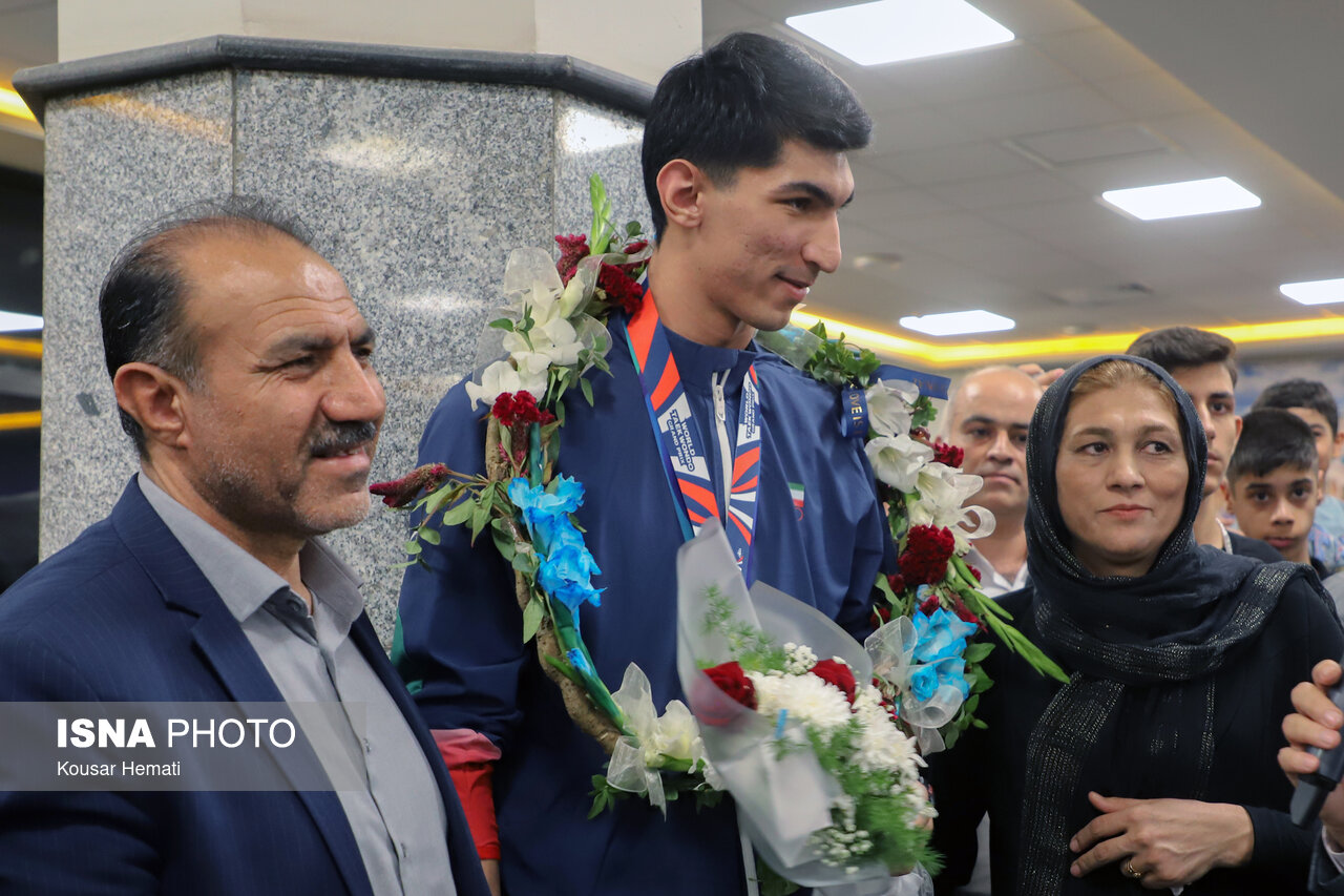 تصاویر: استقبال از آرین سلیمی ، قهرمان مسابقات آسیایی ناگویا و گرندپری پاریس - کرمانشاه