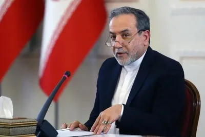 عراقچی: وقتی ترامپ ابراز علاقه کرد که با ما مذاکره کند ما هم گفتیم آماده‌ایم / برخی آمدند راه حل‌هایی دادند در مذاکرات مثل کنسرسیوم که مطلوب ما نبود / ترامپ نامه نوشت که یک گزینه؛ جنگ یا مذاکره؛ ترامپ با این پیشنهاد ما را در سر دو راهی قرار داد که در اینجا رهبری تدبیر انجام دادند که مذاکره می‌کنیم