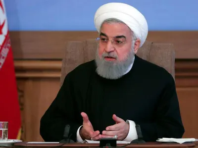 روحانی: رهبری بار‌ها به من گفته اند نیرو‌های مسلح از اقتصاد خارج شوند / می‌گویند از وزیر جوان دولت شکایت می‌کنیم؛ وزیری که به نفع مردم کار می‌کند و دستور‌های بی ربط را اجرا نمی‌کند، از این‌ها نمی‌ترسد؛ هرچه می‌خواهند شکایت کنند