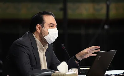سخنگوی ستاد کرونا: در یکی از استان‎ها مسئولی بعد از مخالفت چند باره مرکز بهداشت، لباس پاکبان پوشیده و واکسن زده بود