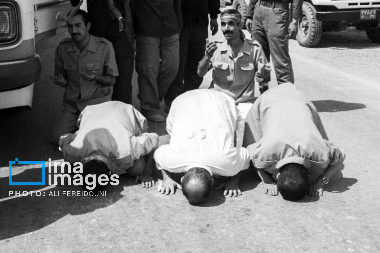 تصاویر: لحظه ورود آزادگان به میهن