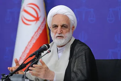 رئیس قوه قضائیه: در قبال مرتکبان ناهنجاری‌های اجتماعی باید روند اصلاح را پیش گرفت نه بگیر و ببند / محکومیت قضایی جوانان به سبب ارتکاب ناهنجاری اجتماعی، زندگی خانوادگی و اجتماعی فرد را با معضلاتی مواجه می‌کند /  هنر نیست که ما در برابر لغزش فردی مبادرت به دستگیری و اعمال مجازات کنیم