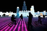 ببینید/ هنرنمایی زیبای پهپادها در آسمان
