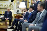 اکونومیست: جنگ ویتنام شش سال طول کشید تا به اندازه جنگ ایران (در عرض شش ماه) منفور شود / تنها گروه بزرگ اجتماعی که همچنان از جنگ حمایت می‌کند، جمهوری‌خواهان حامی MAGA هستند اما حتی این گروهِ وفادار به ترامپ نیز نشانه‌هایی از تردید نشان می‌دهد/ هرچه جنگ طولانی‌تر شود، هزینه‌ها افزایش خواهد یافت؛  یکی از این هزینه‌ها، کاهش حمایت از ترامپ و حزب جمهوری‌خواه در انتخابات میان‌دوره‌ای خواهد بود