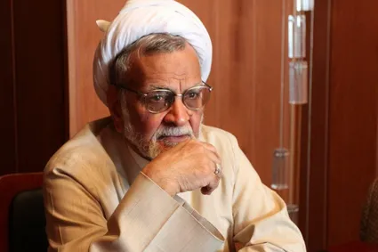 ویدیو / شعر محمدجواد حجتی کرمانی برای رهبر شهید در جلسه‌ای با حضور سید محمد خاتمی و موسوی خوئینی