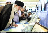 تصاویر: بازدید مقام معظم رهبری از نمایشگاه کتاب دارالحدیث