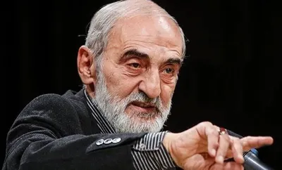 حمله حسین شریعتمداری به خاتمی: بیانیه او کمترین تفاوتی با مواضع آمریکا، انگلیس و اسرائیل در حمایت از آشوب‌ها ندارد / او به مسئولان توصیه کرده که حضور آشوبگران را قدر بدانند و با آن‌ها همراهی کنند