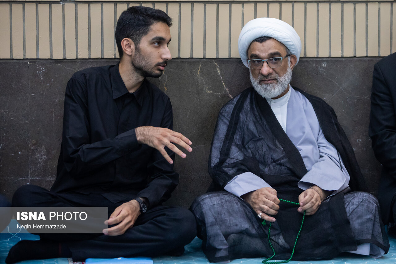 تصاویر: مراسم یادبود «اکبر عبدی» در مسجد بلال