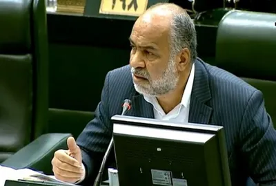 تذکر عضو مجمع نمایندگان یزد: این چندمین بار است که قطعی آب در استان ما اتفاق میفتد، مردم یزد واقعاً نجابت به خرج می‌دهند؛ جوابی نداریم به آن‌ها بدهیم/ خطوط گاز، آب، خط آهن و برق از همه استان‌ها می‌گذرد، ما همه یک ملت هستیم