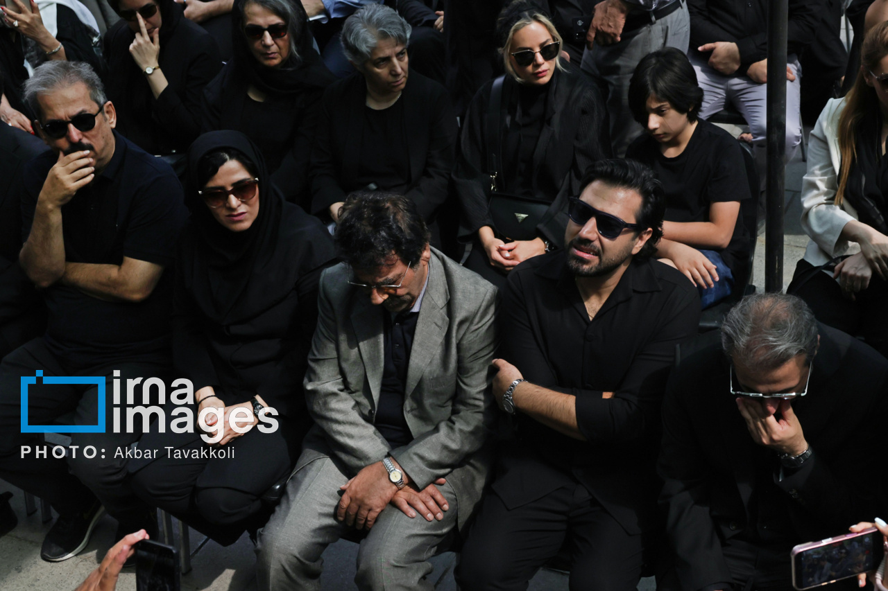 تصاویر: تشییع پیکر زنده‌یاد «حسین خواجه امیری» (ایرج)