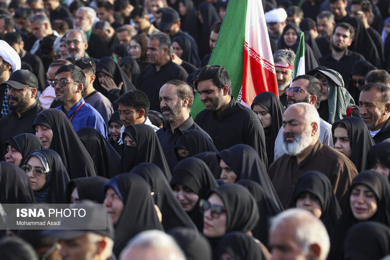 تصاویر: اقامه نماز بر پیکر رهبر شهید انقلاب در مسجد مقدس جمکران