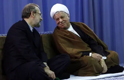 خاطرات آیت الله هاشمی رفسنجانی، ۲۸ مرداد ۱۳۷۷: [علی]لاریجانى از اینکه در شوراى عالى امنیت ملی، در مورد افغانستان به تصمیمى نرسیده‌اند، شکایت داشت / با شرط‌هایى که به رهبرى براى اقدام نظامى گذاشته‌اند، عملاً دخالت نظامى مقدور نیست