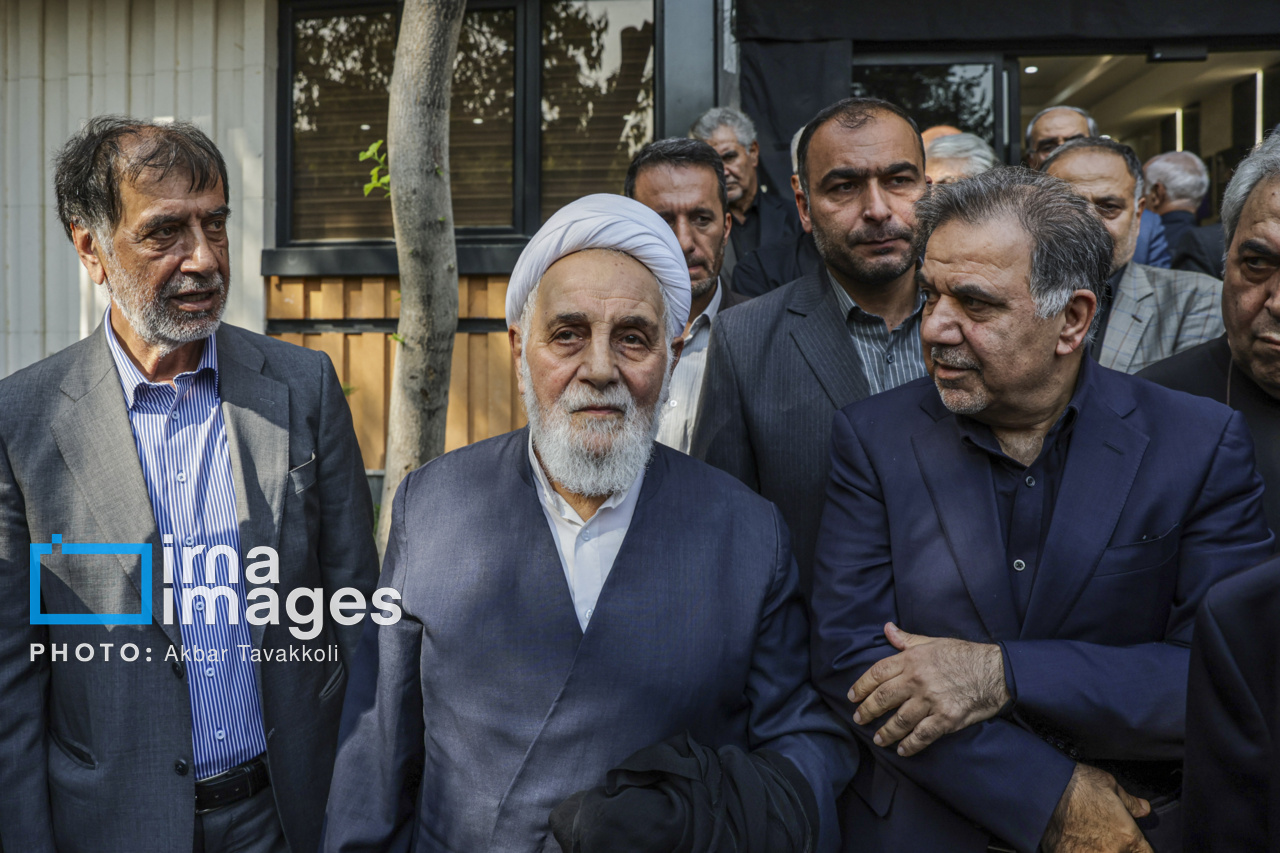 تصاویر: تشییع پیکر زنده یاد «احمد ناطق نوری»