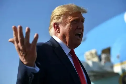 ان‌بی‌سی به نقل از مقام آمریکایی: ترامپ به مشاوران خود گفته همچنان می‌خواهد تلاش برای دستیابی به توافق با ایران را ادامه دهد/ مقامات نظامی به رئیس‌جمهور آمریکا گفته‌اند که تلاش جهت تصرف تنگه هرمز، طولانی مدت و بسیار پر هزینه است و هیچ تضمینی برای پیروزی وجود ندارد