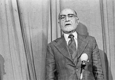 اگر نصیحت را می‌شنوی، جایی برو شاید مردم تو و اعمال تو را فراموش کنند
