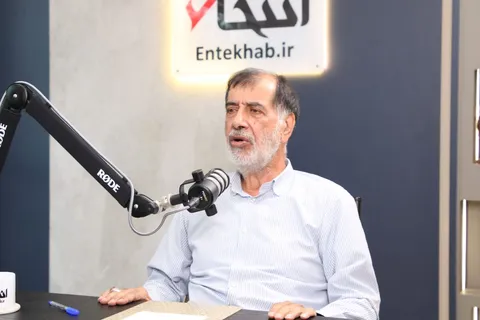 باهنر: یک دفعه امام جمعه یک شهرستانی در کرمان گفت «اقا شما چرا دارید مذاکره می‌کنید؟» گفتم «آخر شما سر مذاکره را می‌دانید چیست یا ته آن را؟»/ عده‌ای در میادین یک دفعه راه میفتند که «آقا ما مذاکره نداریم»؛ بیخود کردید که مذاکره ندارید/ اصلا نتیجه جنگ در مذاکره مشخص می‌شود