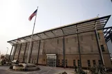 سفارت آمریکا در بغداد: حریم هوایی عراق همچنان در معرض تهدیدات احتمالی است / از شهروندان آمریکایی می‌خواهیم به عراق سفر نکنند و کسانی که در داخل این کشور هستند، فوراً آن را ترک کنند