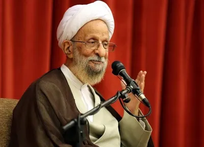 برای آینده انقلاب، با برنامه دقیق نیروسازی نکرده ایم؛ چند نامزد ایده‌آل برای ریاست‌جمهوری کشور سراغ دارید؟ / چاره ای نیست، باید فردی انتخاب کنیم که ایده آل نیست
