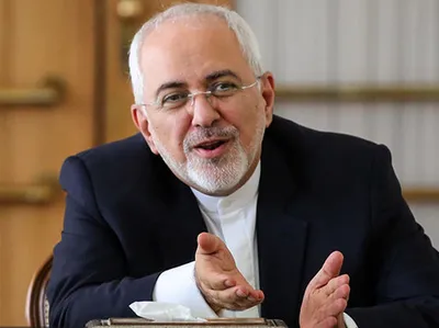 ظریف: ترامپ از غافلگیری خوشش می‌آید؛ ما هم با او همین گونه رفتار می‌کنیم / اقلیت بسیار قدرتمندی در کشور ما مخالف برجام بودند؛ اگر مردم عصبانی شوند این گروه ممکن است بزودی اکثریت شوند / ۵۱ درصد شهروندان همچنان از ماندن ما در برجام حمایت می‌کنند / معافیت‌های نفتی به خاطر به دلیل ارزیابی‌های آمریکا از بازار نفت بوده نه رعایت حال ایران و برجام