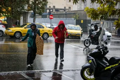 هواشناسی: کاهش دما تا ۱۲ درجه در تهران/ پیش‌بینی بارش باران و وزش باد شدید