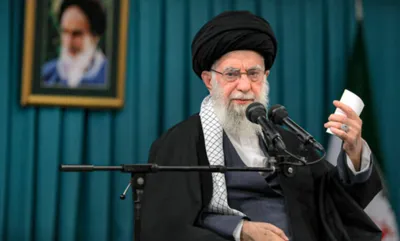 رهبر معظم انقلاب: بایستی از رئیس‌جمهور محترم و دولت حمایت کنیم/ در جنگ ۱۲ روزه، یک اتحاد عمومی به وجود آمد که باید آن را نگه داشت؛ حتی کسانی که با نظام زاویه داشتند در کنار آن قرار گرفتند/ اختلافاتی وجود دارد، لکن در مقابل دشمن همه در کنار هم قرار بگیریم/ در جنگ اخیر [دشمنان] کتک خوردند و دست خالی برگشتند