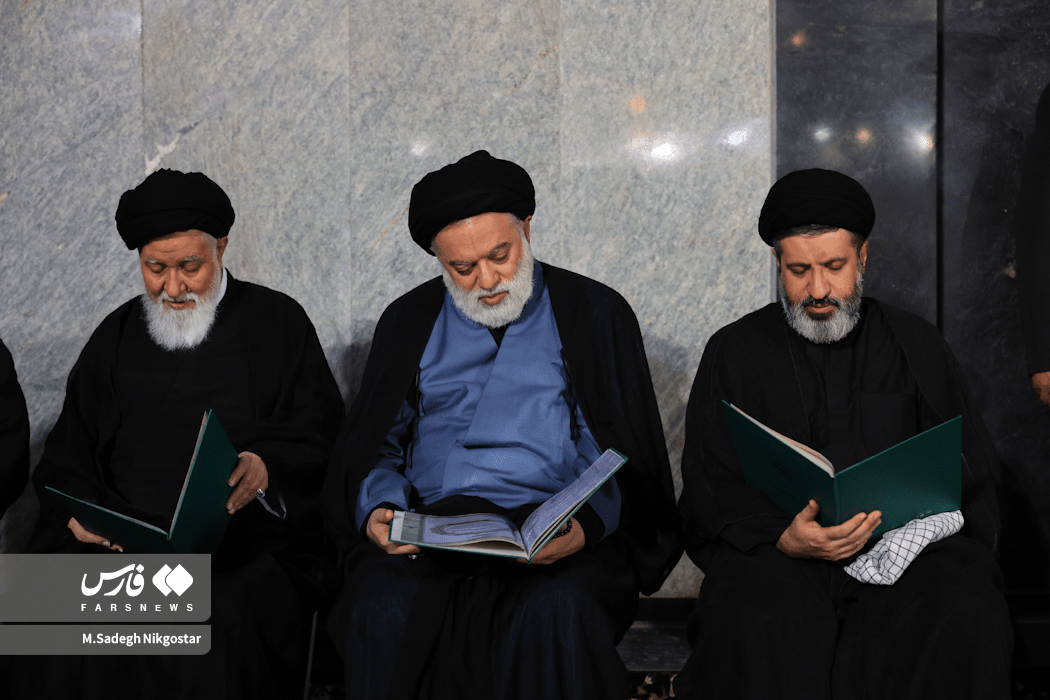 تصاویر:  فرزندان رهبر شهید انقلاب در مراسم بزرگداشت مشهد